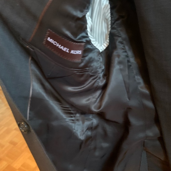 Michael Kors two-piece suit for boys - Picture 6 of 8